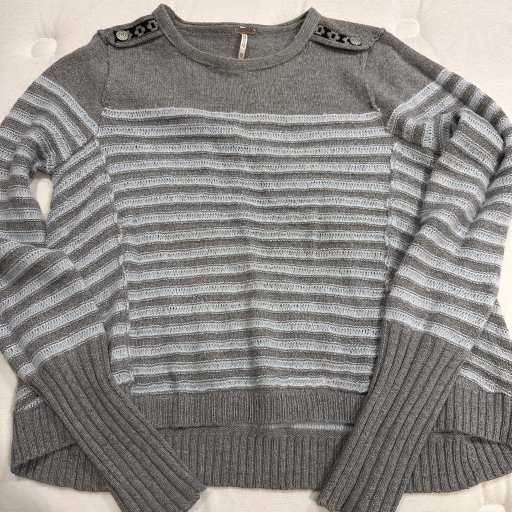 Free People Pullover Sweater.